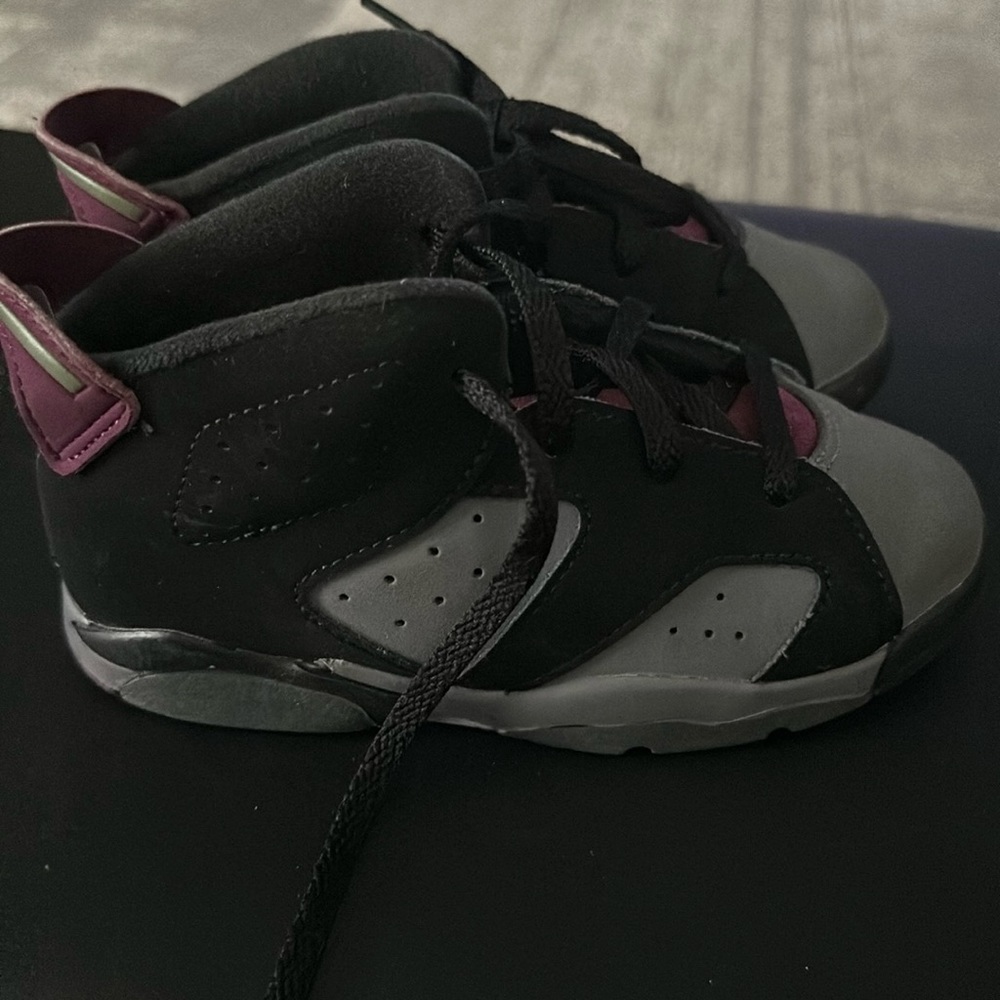 Size 9c  toddler authentic might not have original box